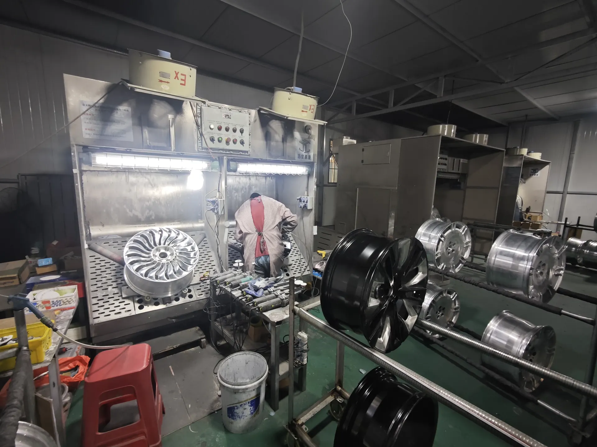 Custom wheel finishing and painting workshop